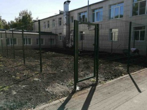 3D заборы для школы 15 метров фото в Монино