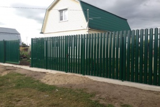 Забор из евроштакетника на ленточном фундаменте 70 метров фото в Монино