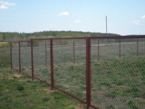 Забор из сетки рабицы в натяг секционный 12 метров фото в Монино